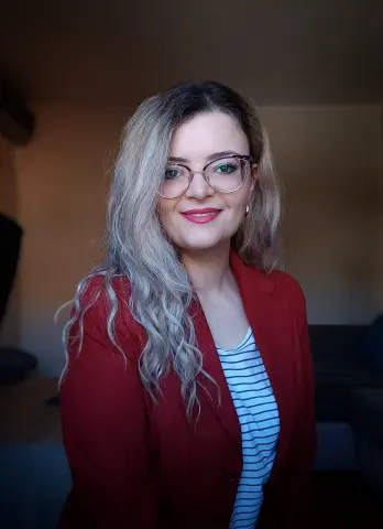 Kristina Tonić, Geštalt psihoterapeutkinja sa nacionalnim sertifikatom