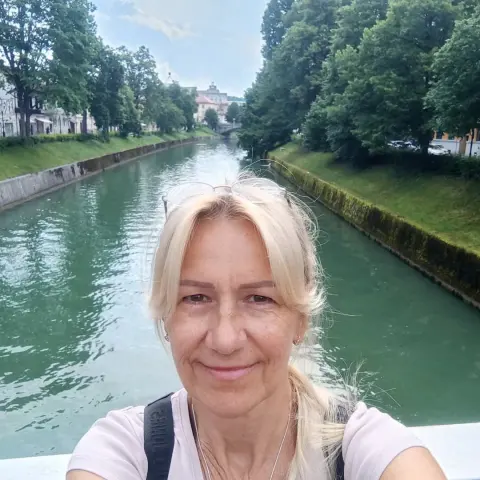 Vesna Vučković, akreditovani psihoterapijski savetnik, duhovni savetnik, terapeut upravljanja stresomsavetnik